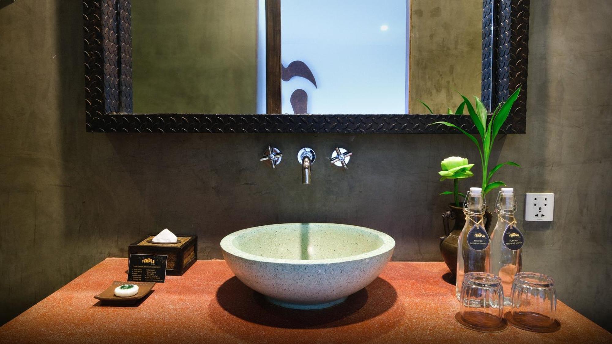 Deluxe Twin City View USD15 Credit Spa